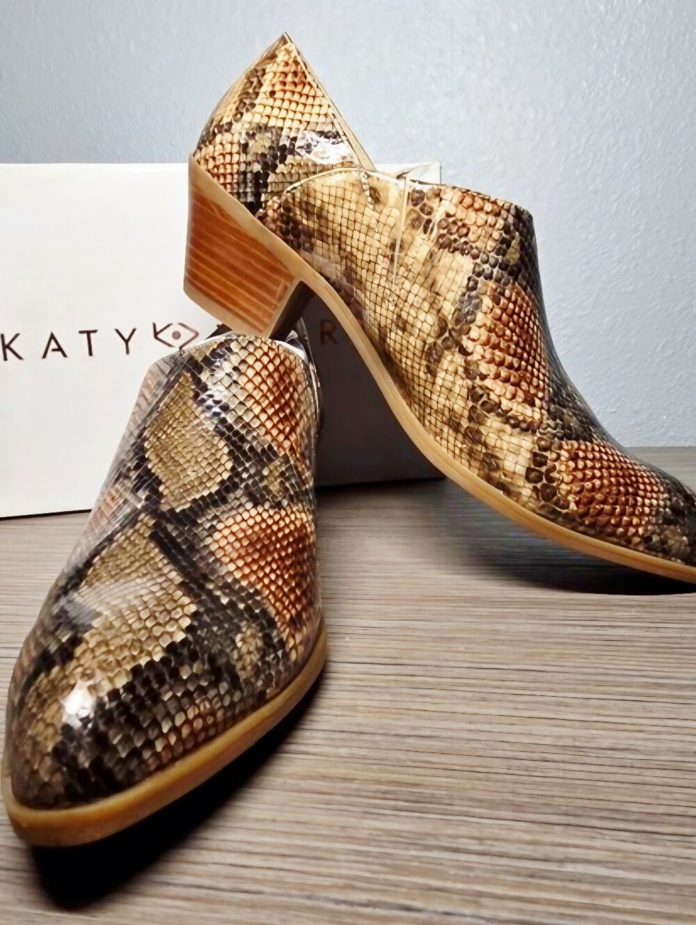 Katy Perry “The Hope” Pearl Snake Pointed - Booties : Size – 10M Like New!